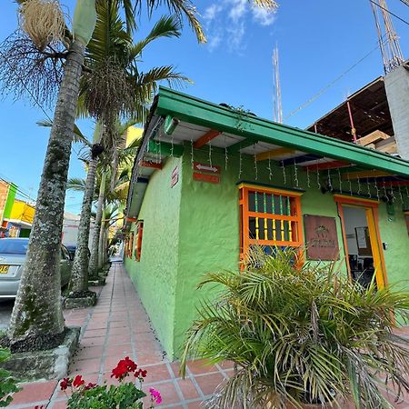 Casa Hostal Las Palmeras Guatapé Exteriör bild