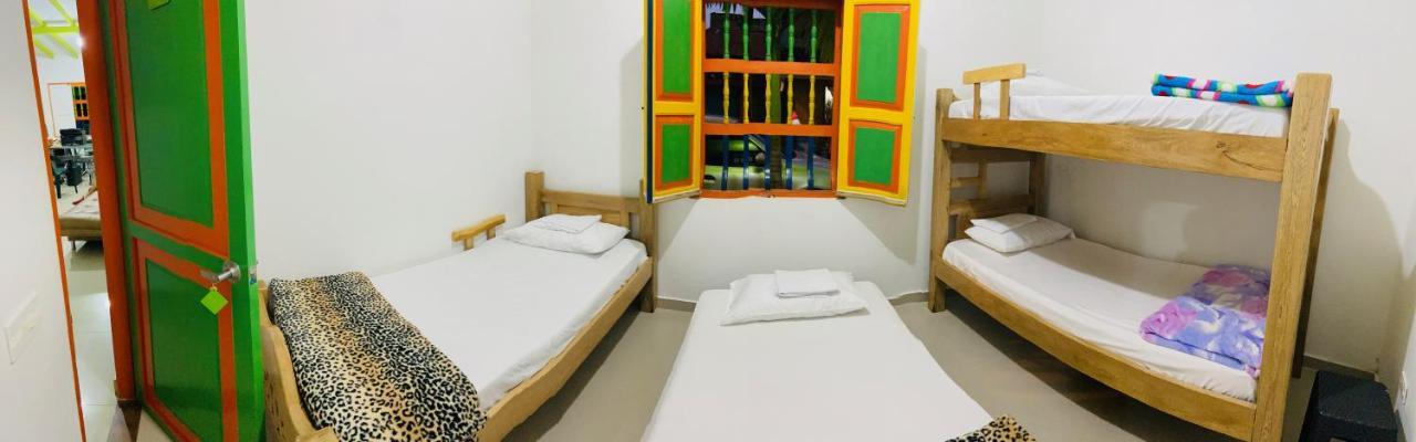 Casa Hostal Las Palmeras Guatapé Exteriör bild
